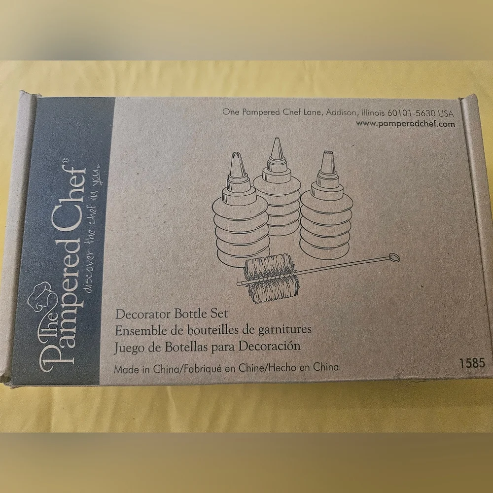 PAMPERED CHEF Decorator Bottle Set - 1585